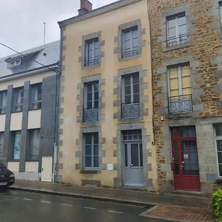 Petite Maison De Centre * Ernée