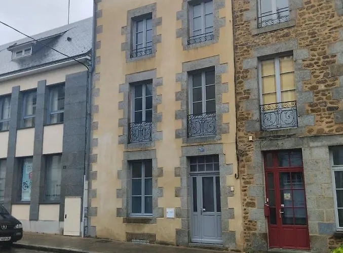 Petite Maison De Centre * Ernée